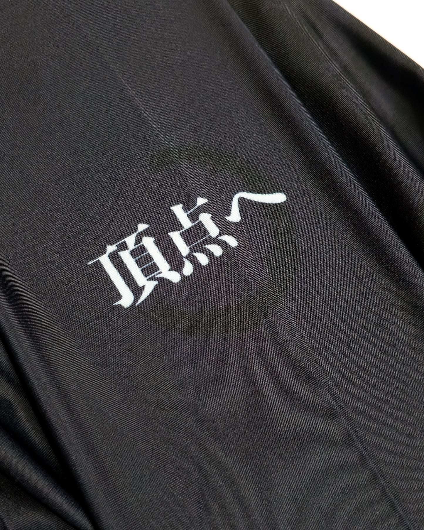 to the top logo